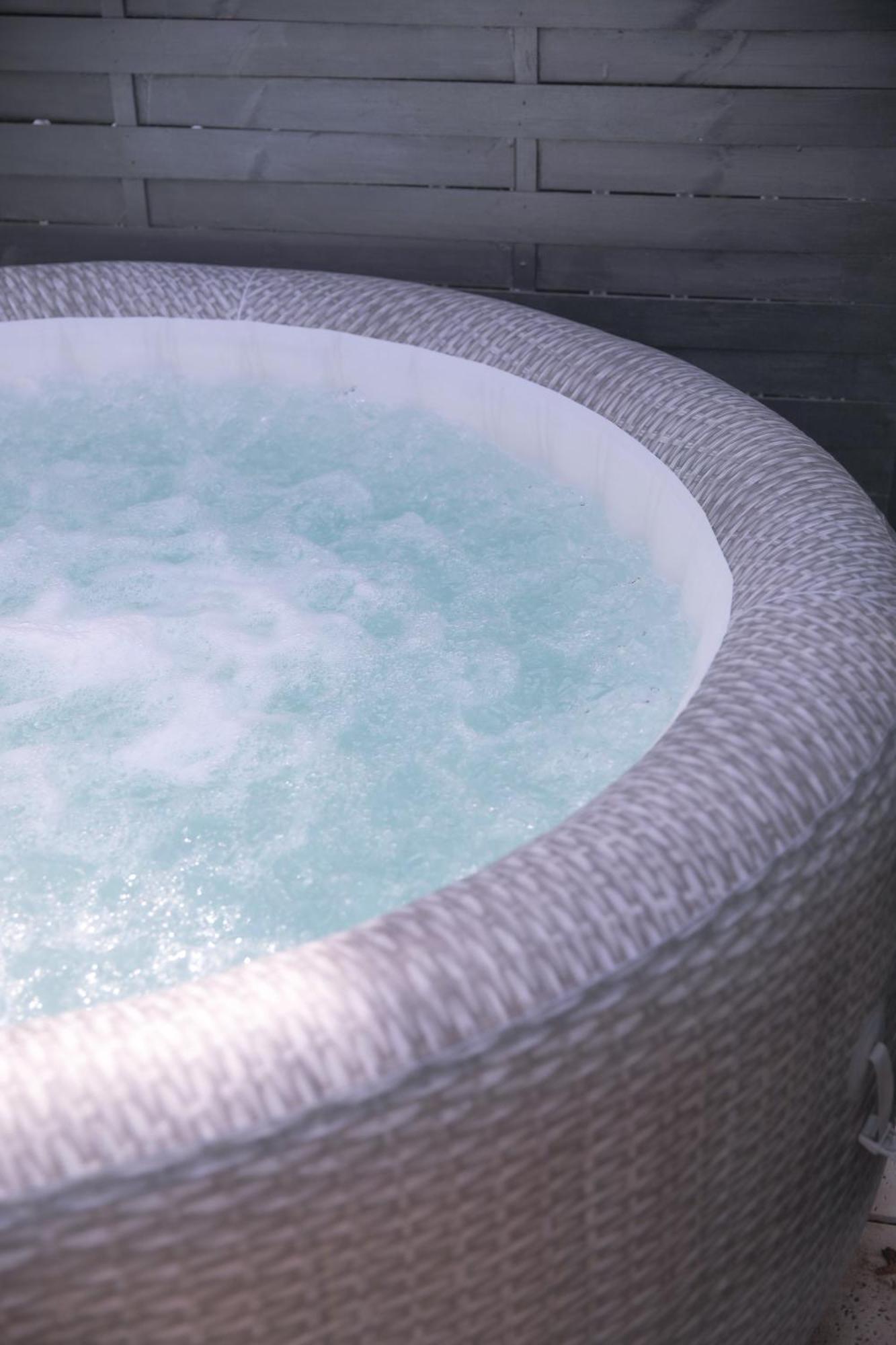 Whirlpool - Zentral - Designloft Mit Xxl Terrasse Apartment Висбаден Екстериор снимка